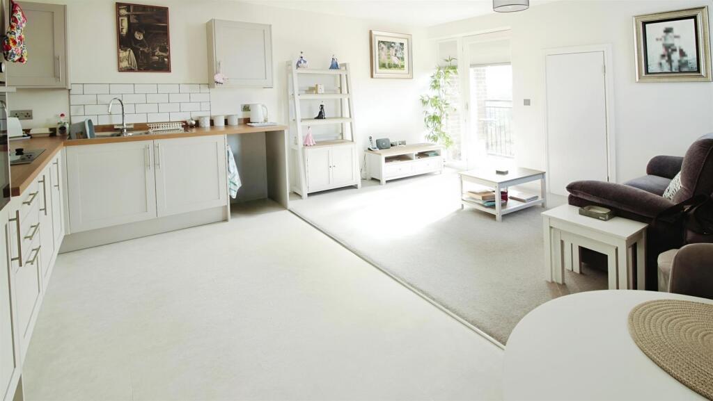Kitchen/Dining/Lounge