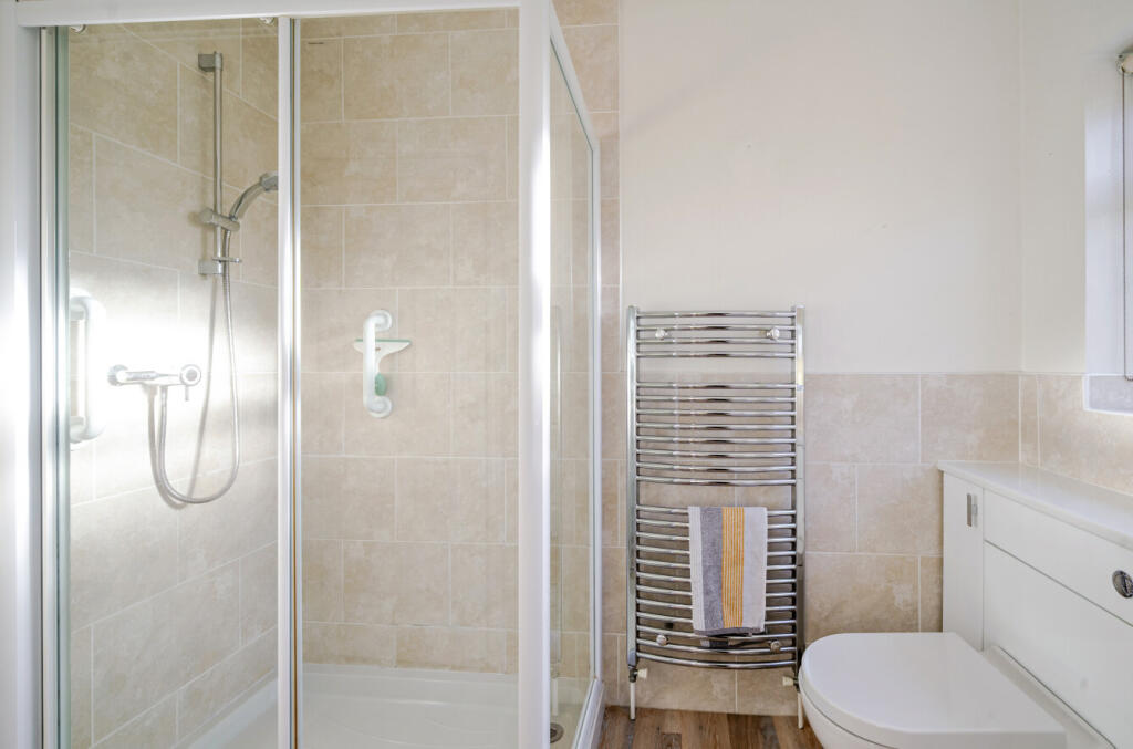 Bath/Shower Room