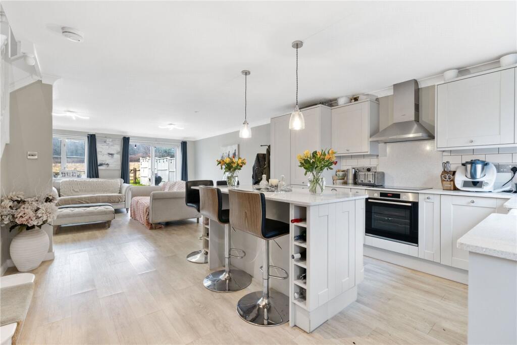 Lounge/Kitchen
