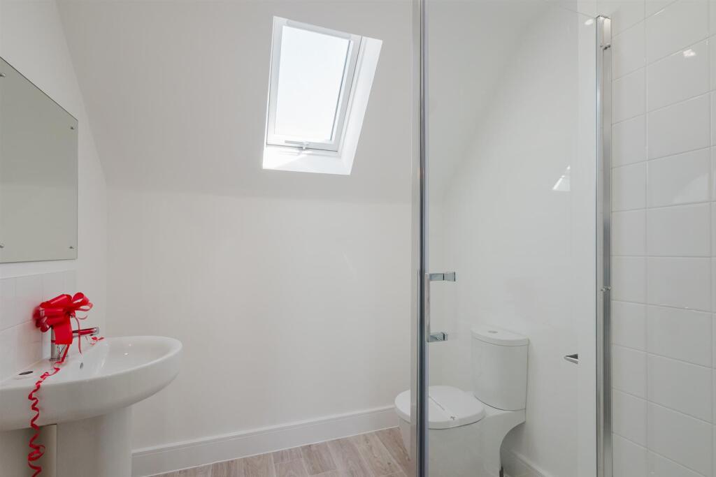 Bathroom 3.jpg