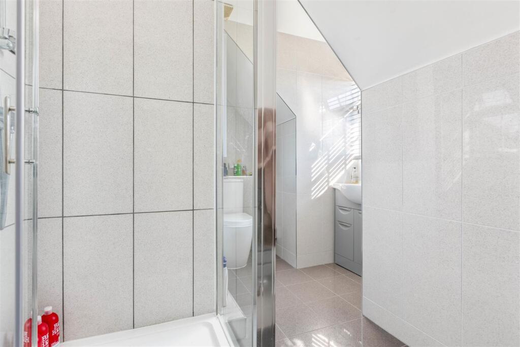 Bedroom 1 En-suite