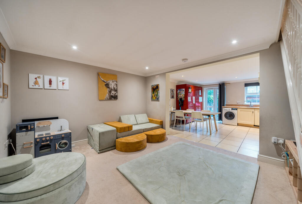 1375254-7-69038d4...