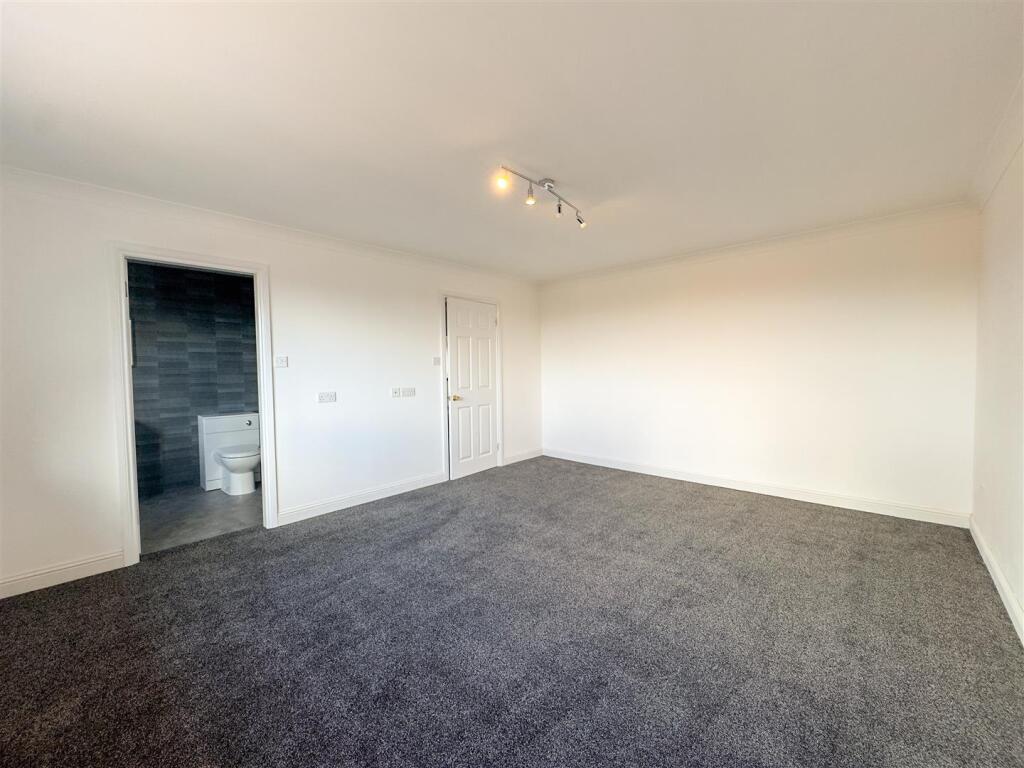 Bedroom/En-Suite