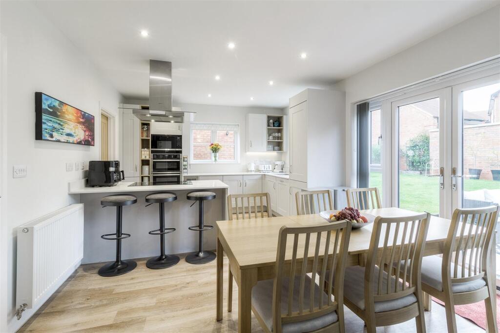 23 Priory Close