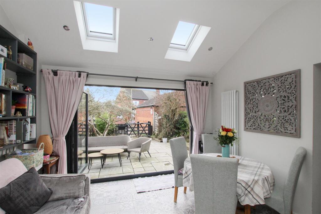 Dining &amp; Family Room - b.JPG