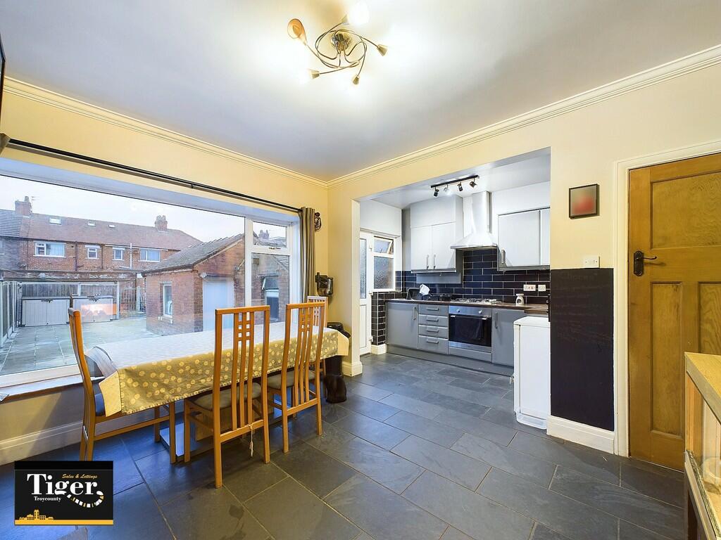 CAM02176G0-PR0419...