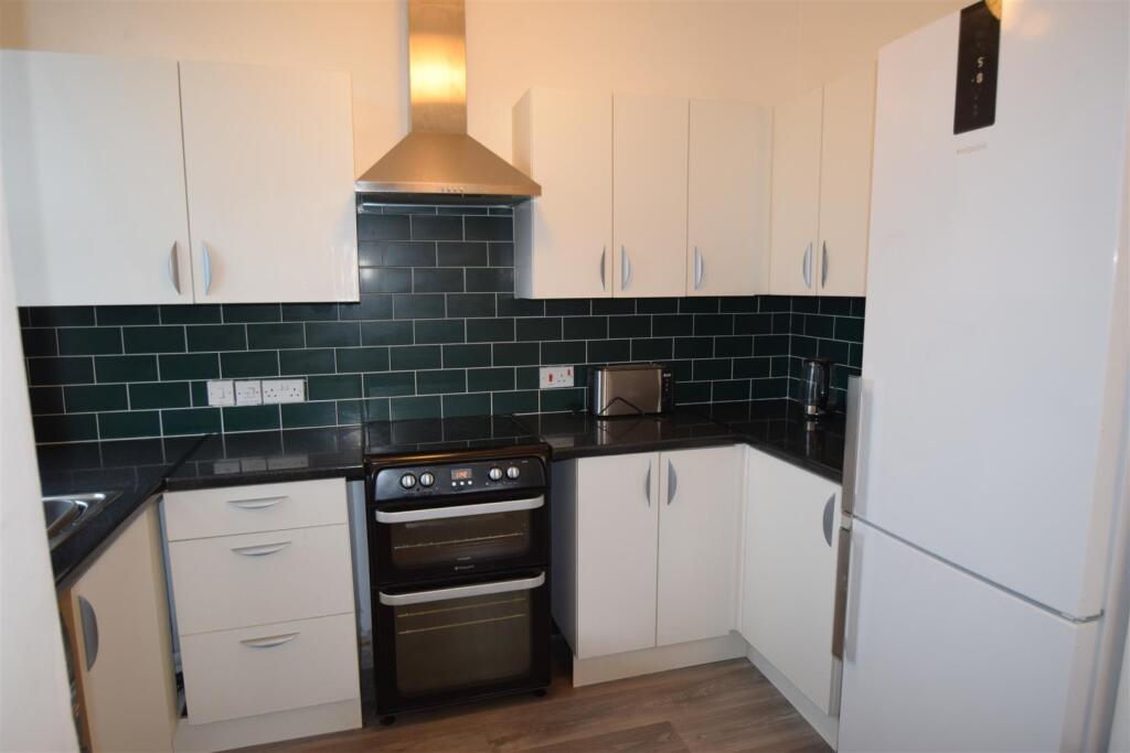 kitchen b.JPG