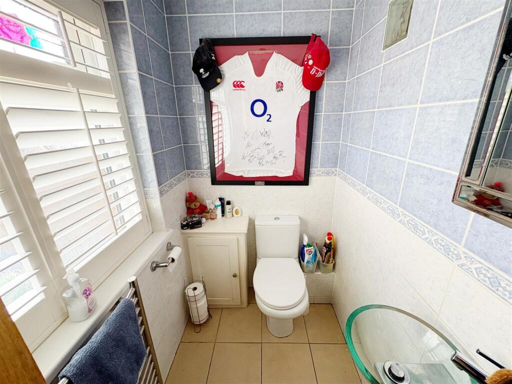 Downstairs WC.jpg