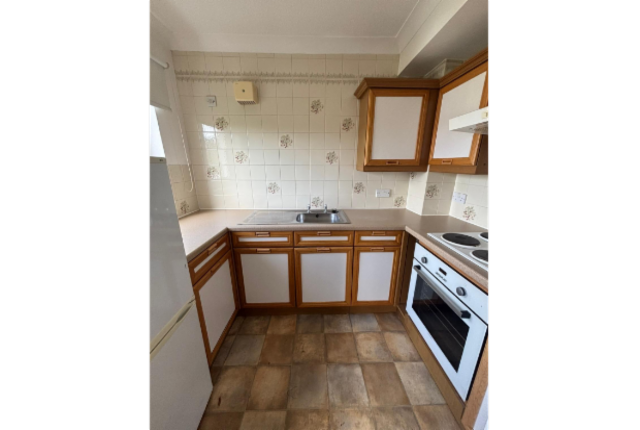 Flat 31 Kitchen (2)