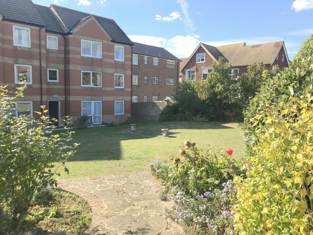 Rear communal garden