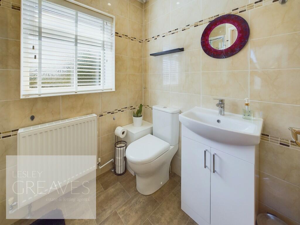 Downstairs Shower...