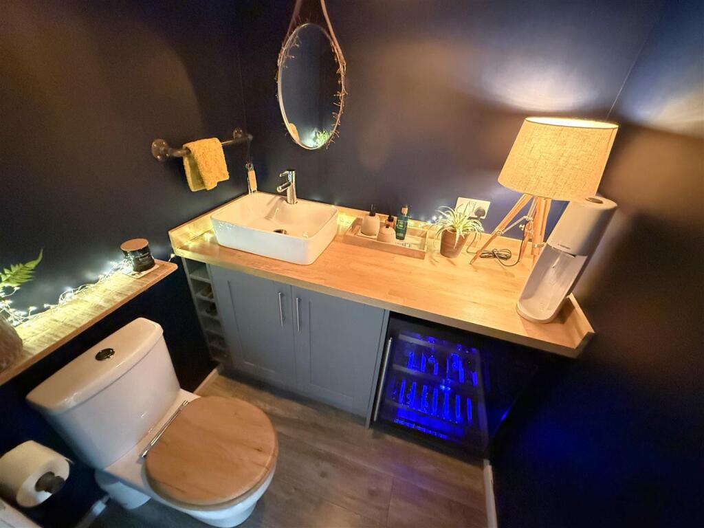 CLOAK ROOM