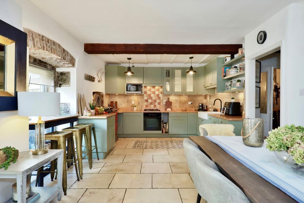 Breakfast bar overlooking river