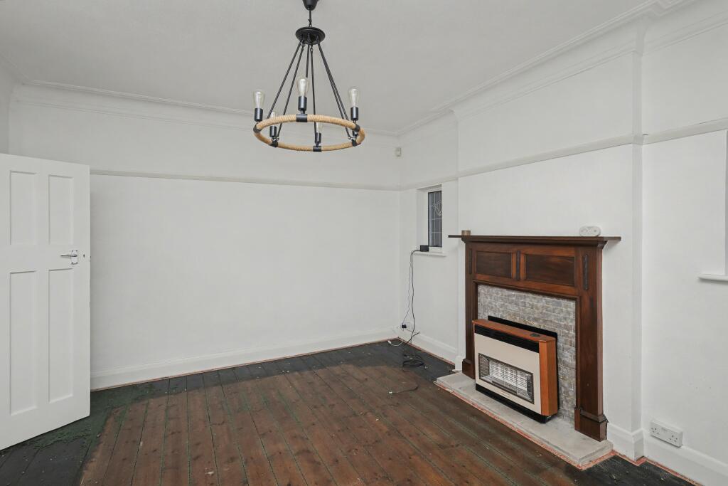 11 Church Crescent, London N20 0JR