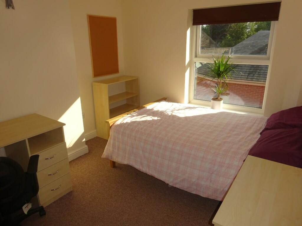 497a Glossop - Bedroom 4.JPG