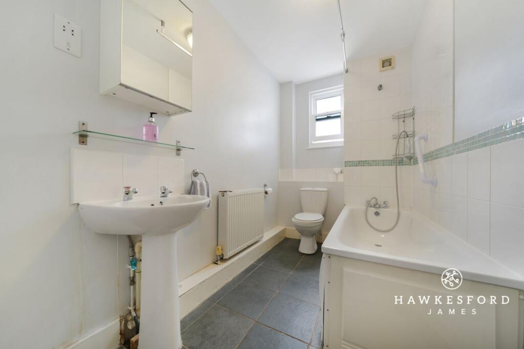 Crown Road, Sittingbourne - Bathroom