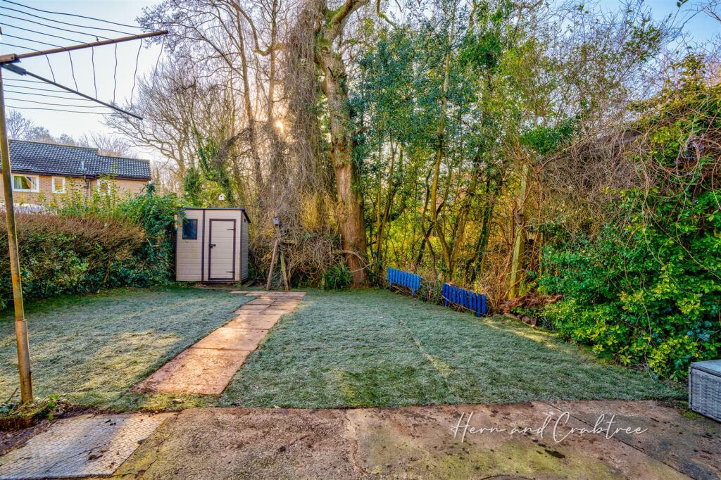 Kennington Close, Thornhill, HernCrabtree (24).jpg