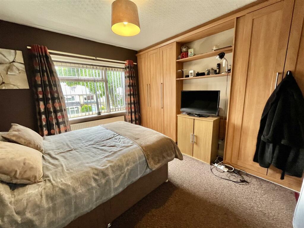 Bramleys Estate Agents - Court Lane - Elland (14).