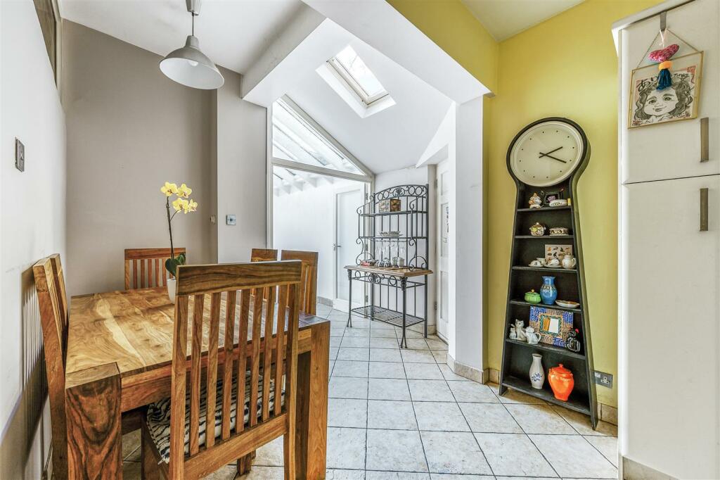 Denehurst Gardens-4.jpg