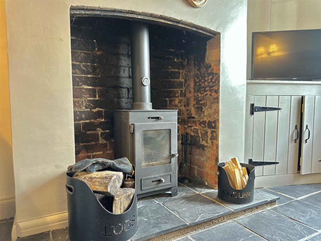 LOG BURNER