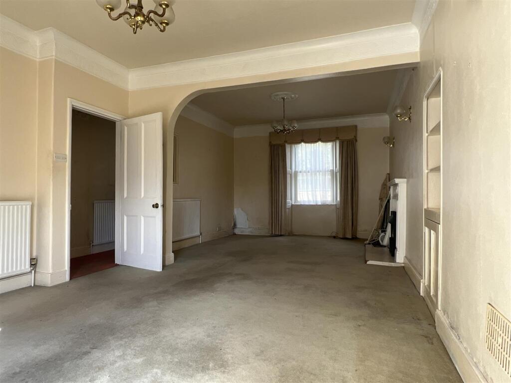 Lounge/Dining room