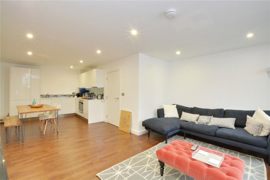 Lounge / Kitchen