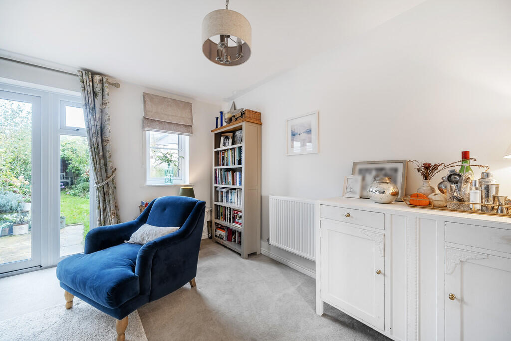 1204951 (12) - Co...