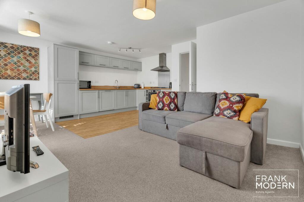 Lounge / Kitchen