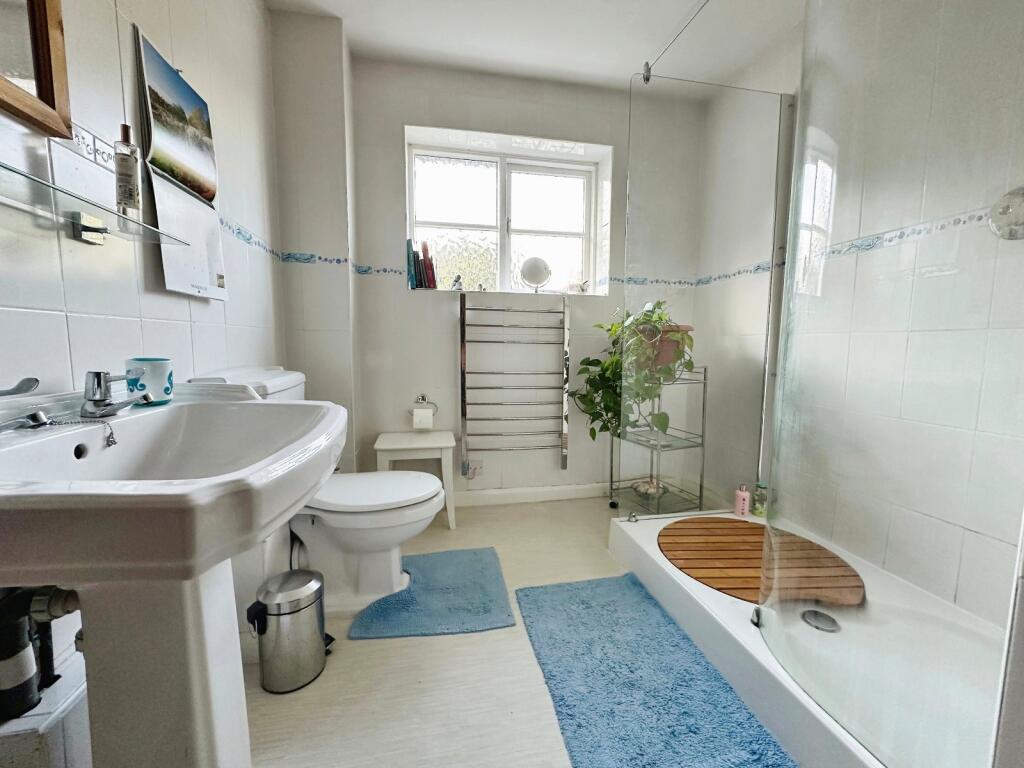 Ds Shower Room
