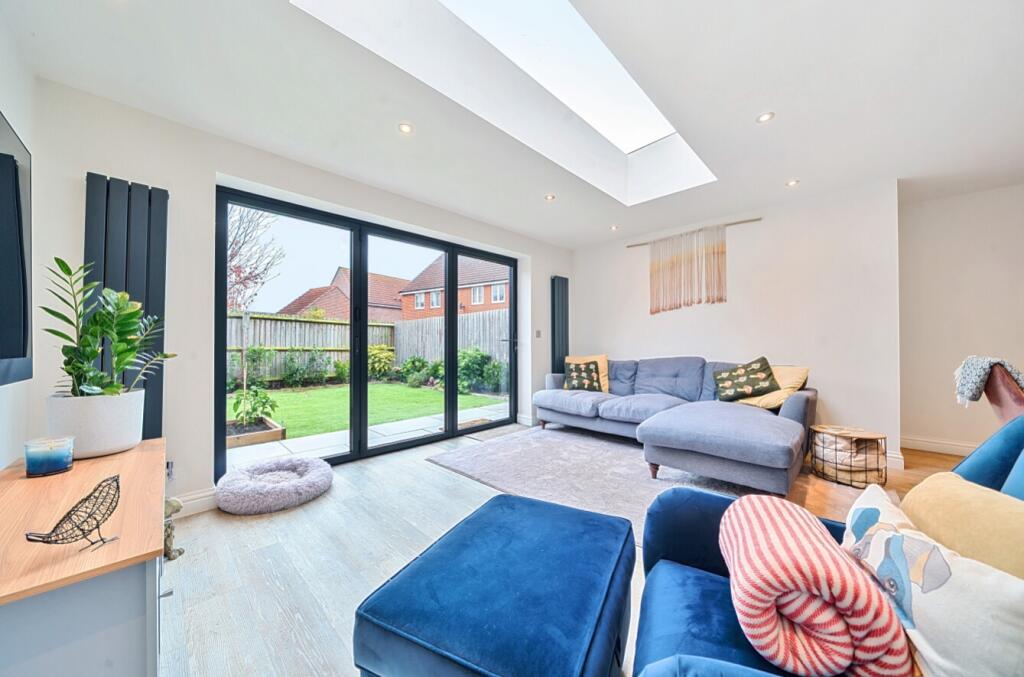 1380290-38-690e3e35610cf-ARW-1