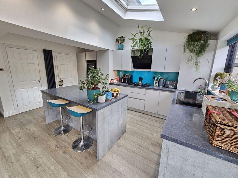 Kitchen/Breakfast Area