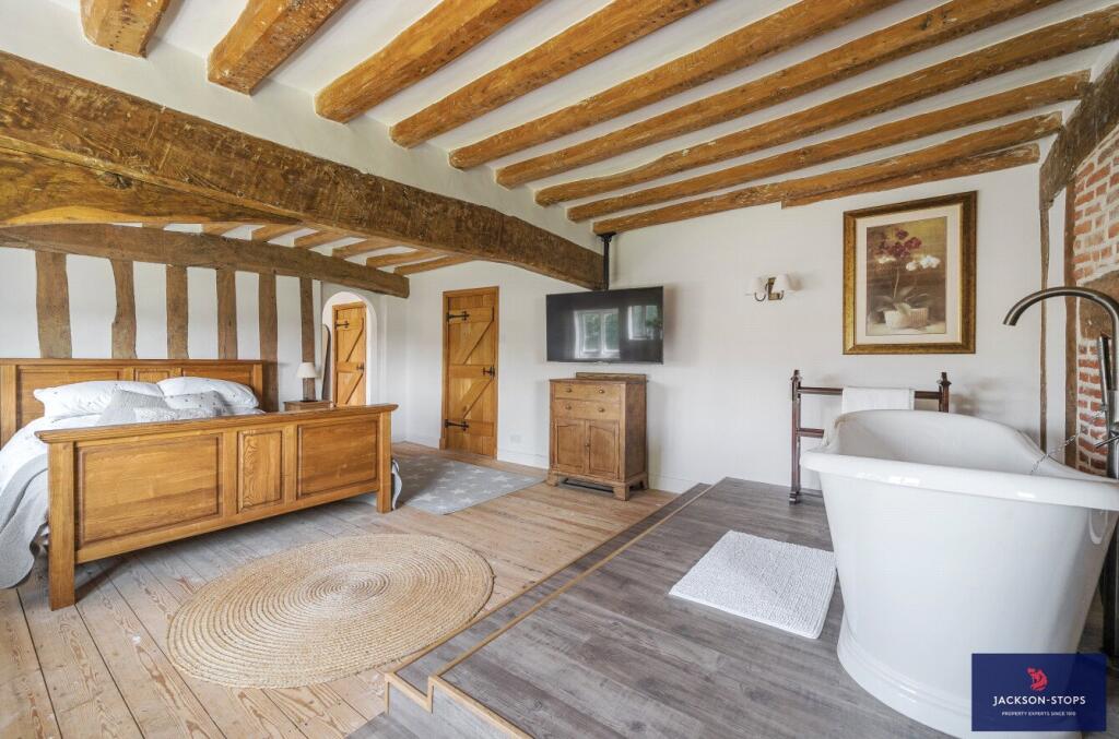 Principle Bedroom 2