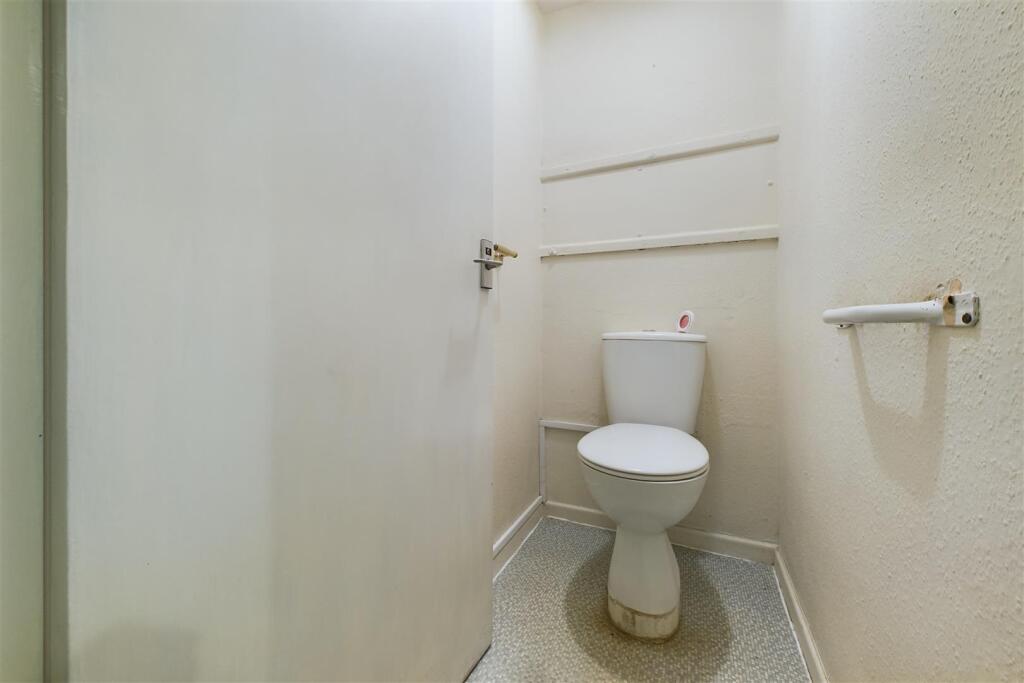 12 Fern Lodge, Beach Road, Weston-Super-Mare, Nort