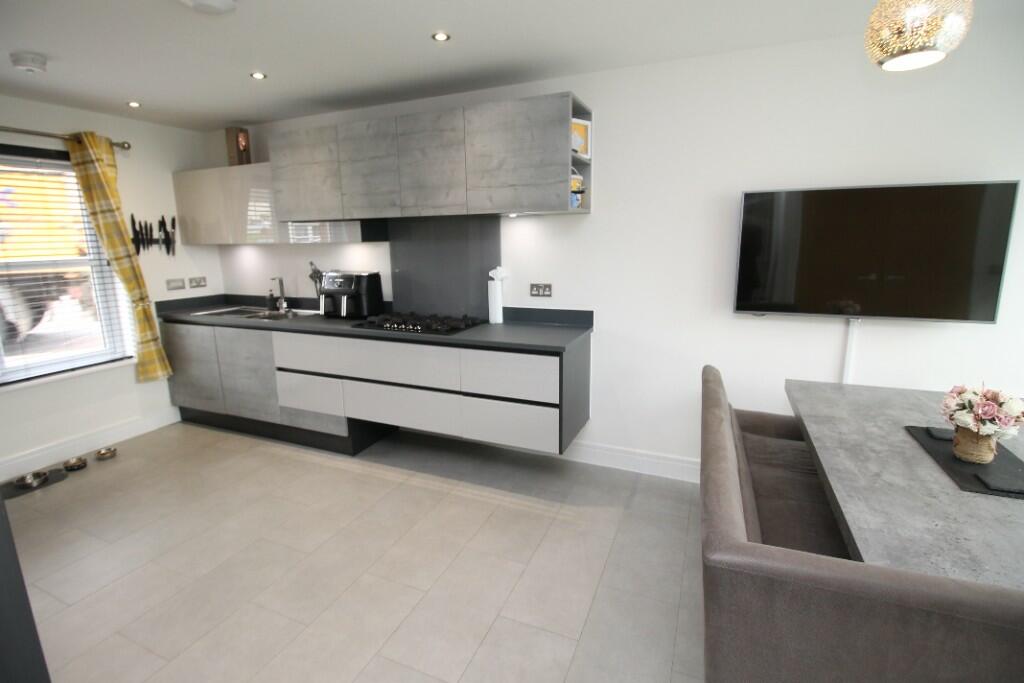 Kitchen Dining area