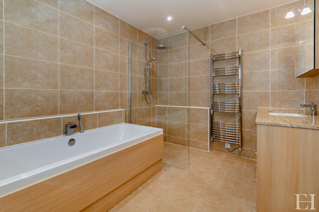 8617805-interiorW...