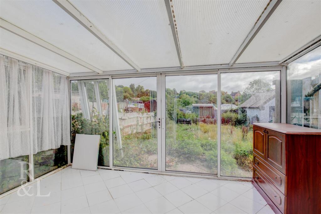 12 Thorntree (13).jpg