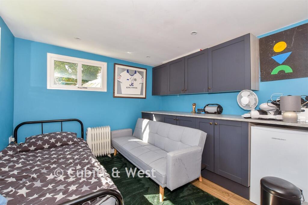 Workshop/Outbuildings