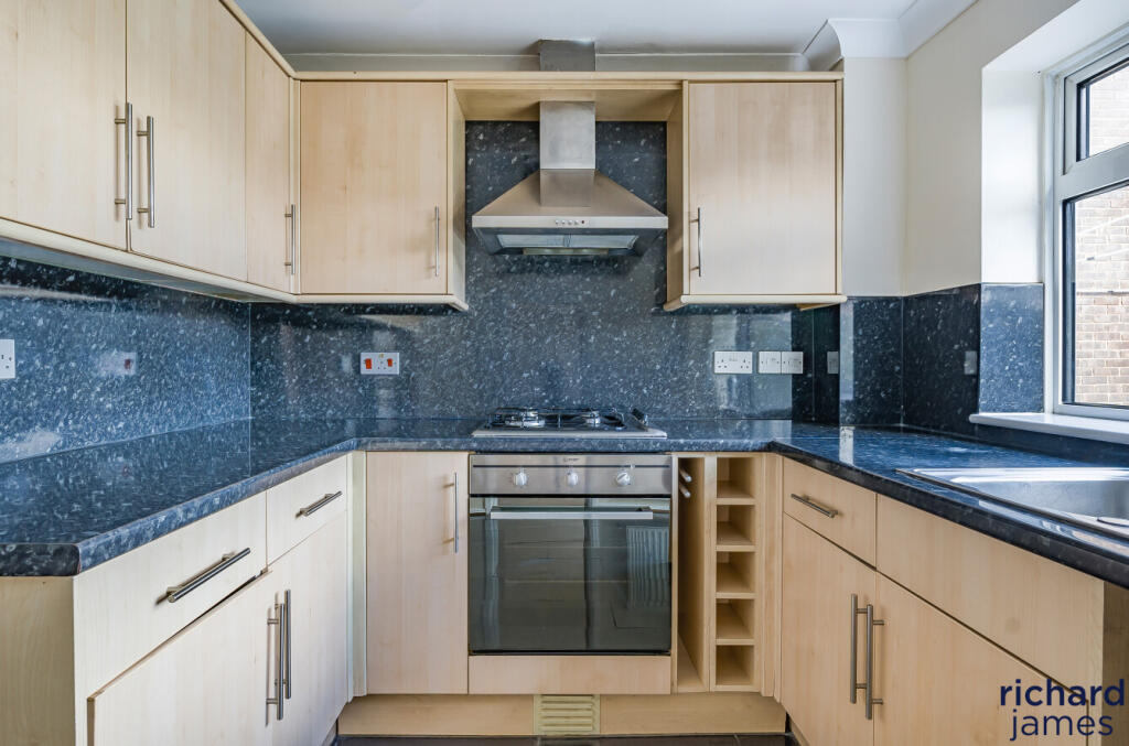 8b80c607fa904913b9180d5e0ddd16fd