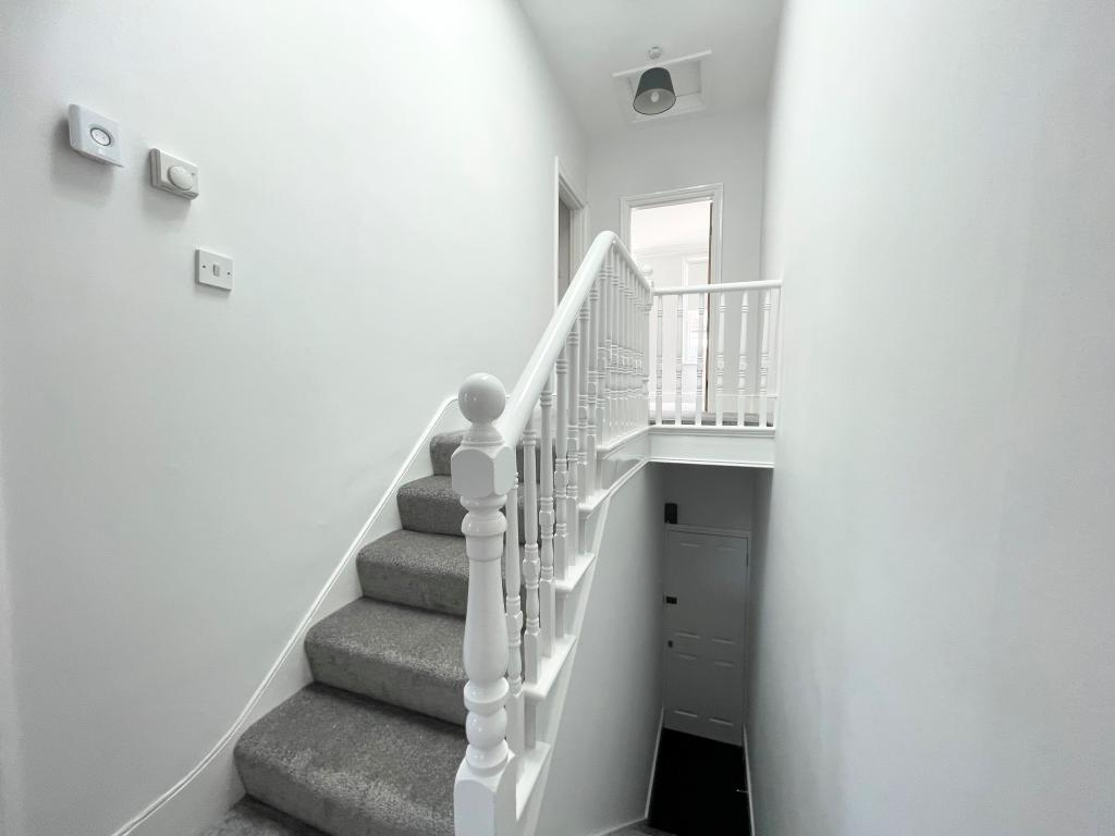 4 - Hallway.jpg