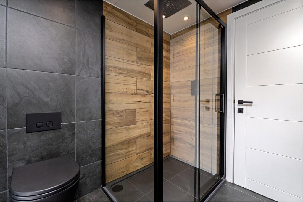 En Suite Shower Room