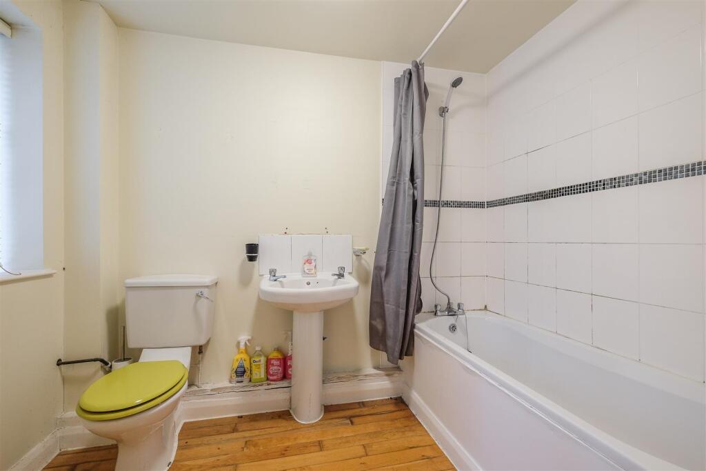 Groundfloor Bathroom