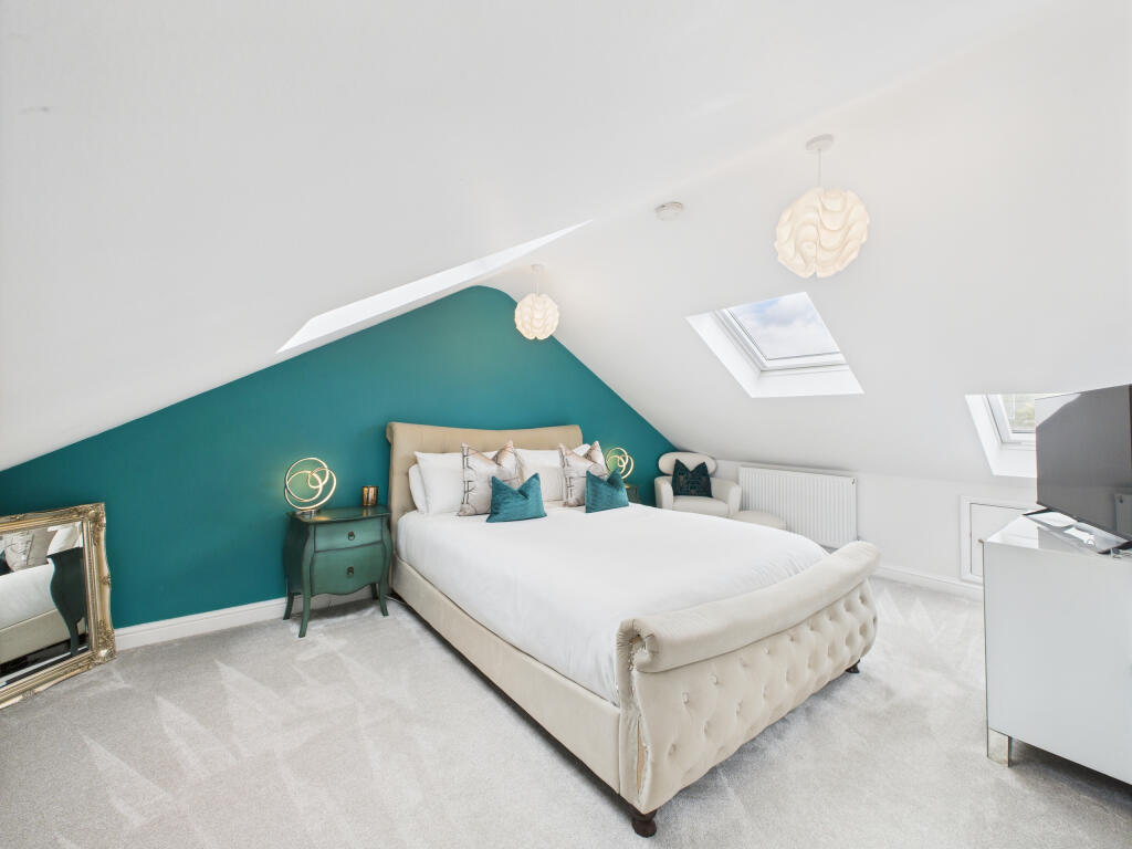 CAM02909G0-PR0458-STILL022