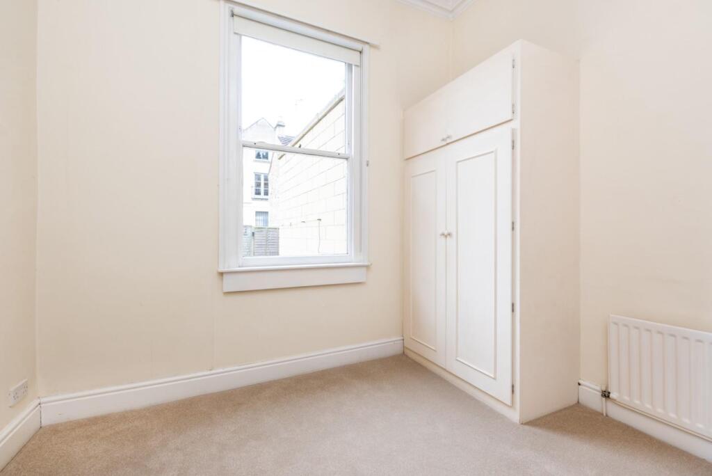 Flat, 3 Russell Street, Bath BA1 2GF-8.jpg