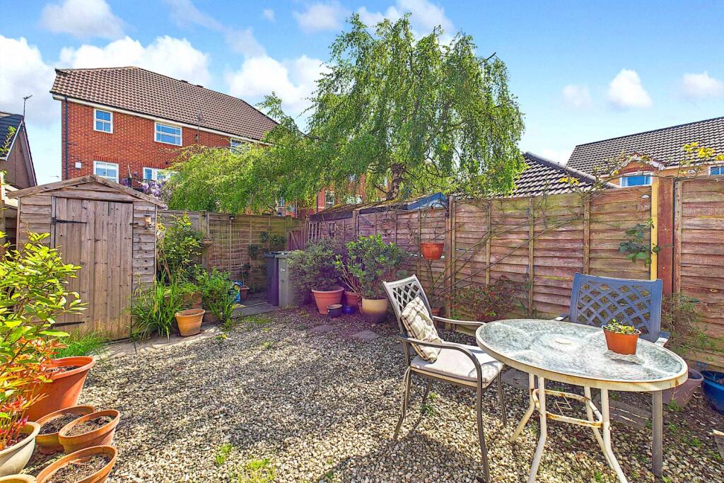 Roseberry Grove -Garden1