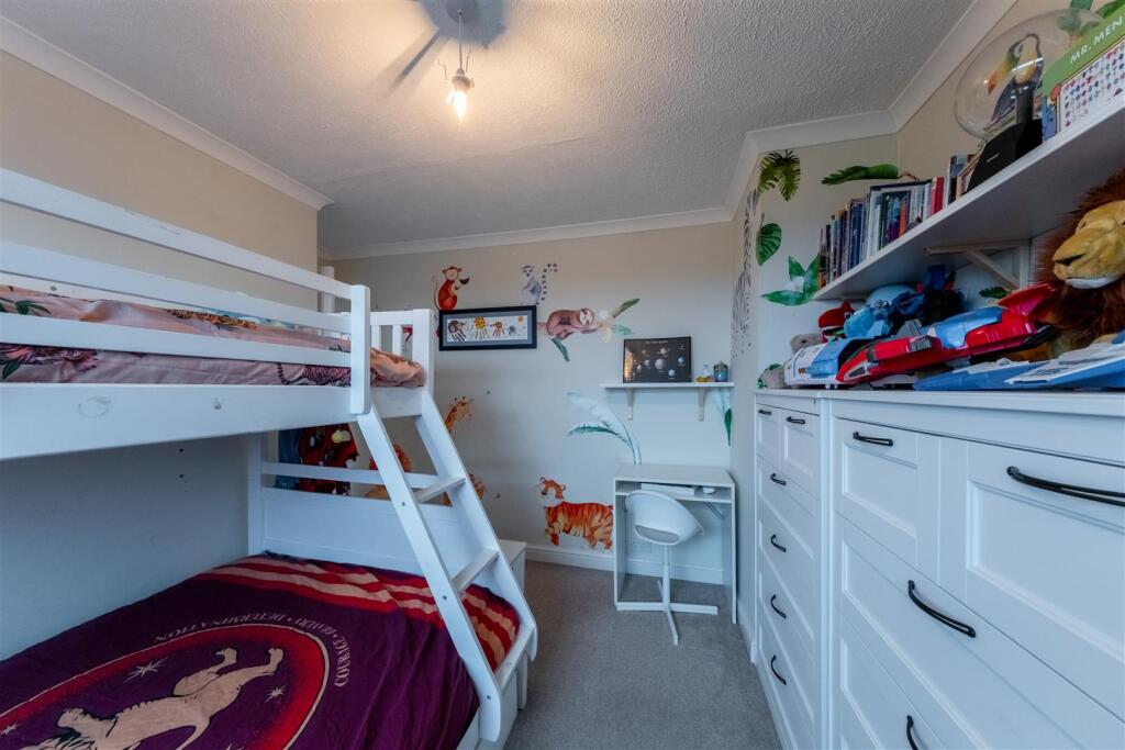 57 Oathills Drive-024.jpg