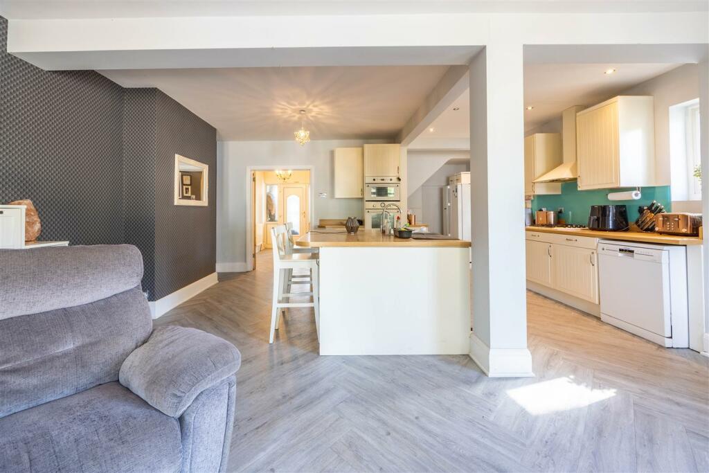 Kitchen/Lounge