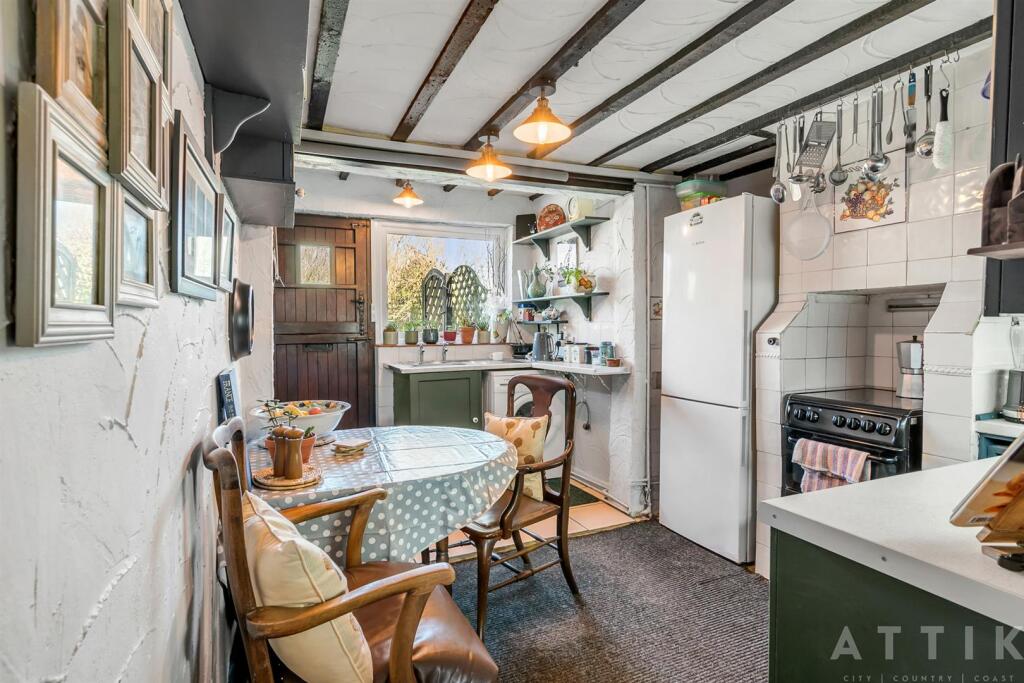 2 Town Farm Cottages IP19 0BE (10).jpg