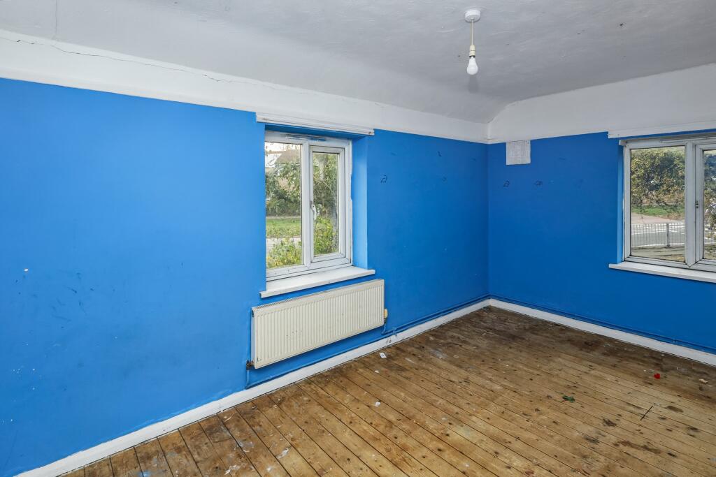 Flat A, 1 Moss Drive, Vange, Basildon, Essex, SS16 4RZ