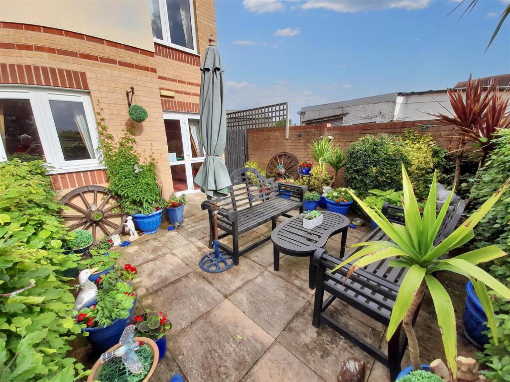 Communal patio new.jpg