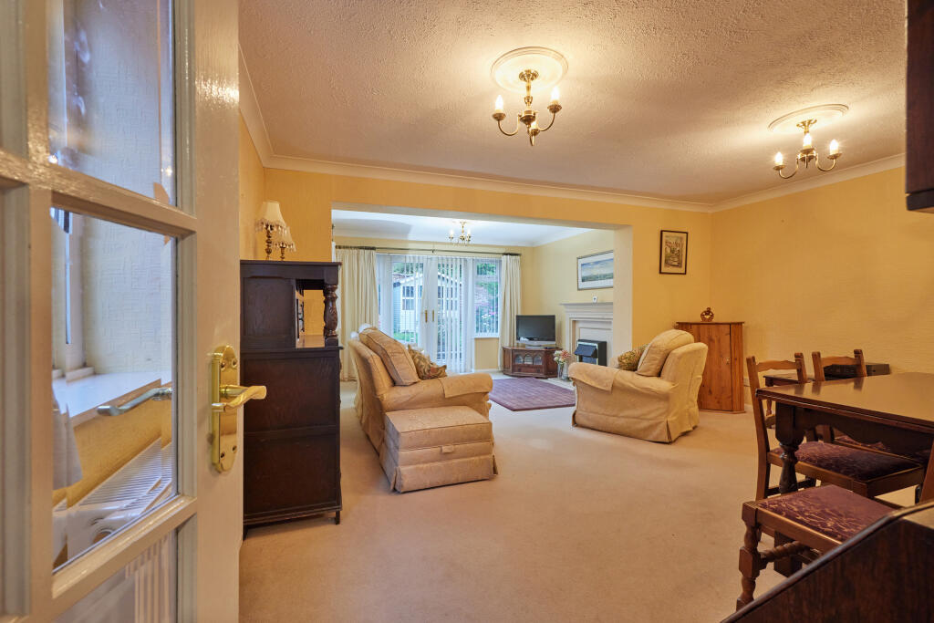 LIVING ROOM 6